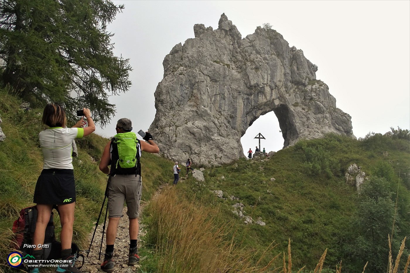 20 L'arco nella roccia della Porta di Prada (1670 m).JPG